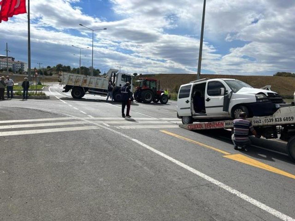 Son dakika haber! Muratlı girişinde feci kaza: 1 yaralı