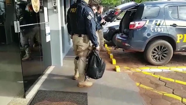 Homem é detido pela Polícia Rodoviária Federal de Cascavel com 12 quilos de maconha
