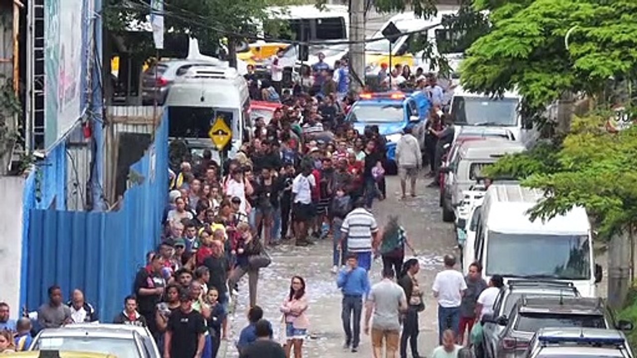 'Verde-amarelo' e vermelho: a moda eleitoral revela o voto no Brasil