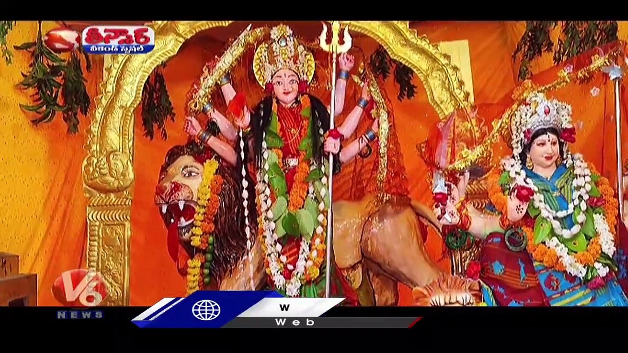 Stick Durgamata Idol & Coins Durgamata Mandap Attracts Devotees  _ V6 Weekend Teenmaar