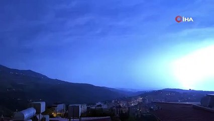 İskenderun Körfezi´nde şimşekler geceyi aydınlattı