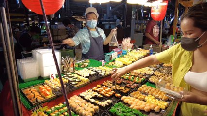 makanan jalanan Menajubkan di pasar malam Pattaya, makanan jalanan thailand pasar malam thepprasit