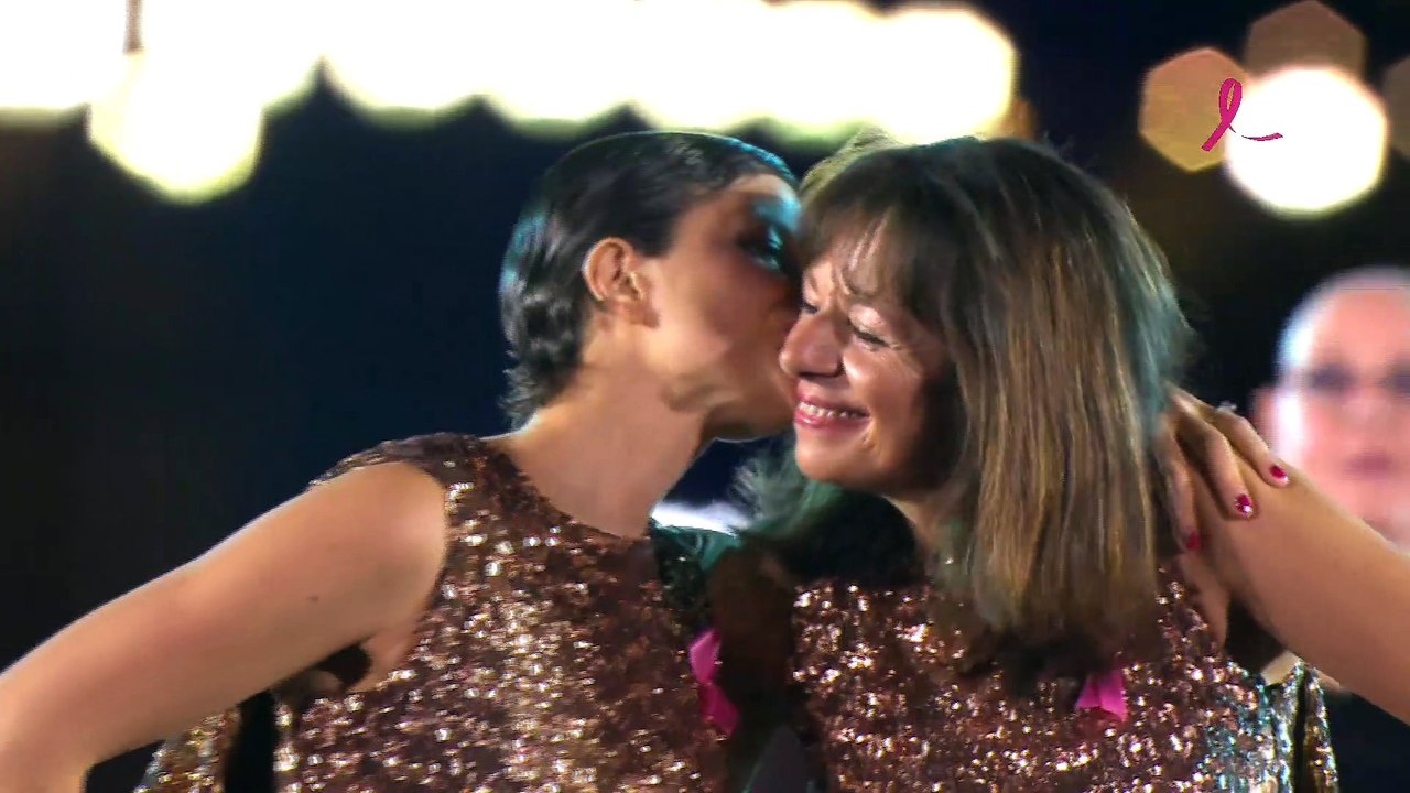 Défilé des 30 ans de l'Association "Ruban rose" à l'occasion d'octobre rose la campagne du mois de sensibilisation au cancer du sein en marge de la Fashion Week De Paris (PFW), au Trocadéro à Paris,