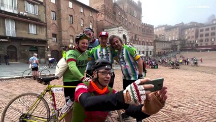 "L'Eroica", la gara ciclistica storica sulle strade della Toscana
