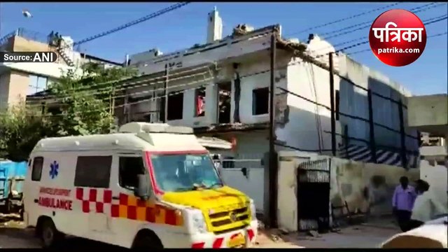 Gurugram में गिरी पुरानी इमारत, मलबे में दबे मजदूर, एक की मौत