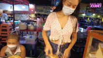mencoba makanan yang ada di pasar srinagarindra bangkok thailand