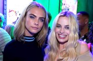 Margot Robbie y Cara Delevingne: implicadas en una cruenta pelea que ha dejado a un paparazzi con el brazo roto