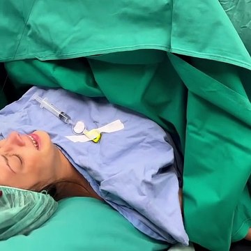 Το συγκλονιστικό βίντεο της Άννας Μπεζάν κατά την διάρκεια του τοκετού