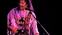 Neil Young & Crazy Horse: Way Down in the Rust Bucket Bande-annonce (EN)