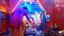 यहां गुफा के अंदर होता है देवी प्रतिमा का पूजन-अर्चन