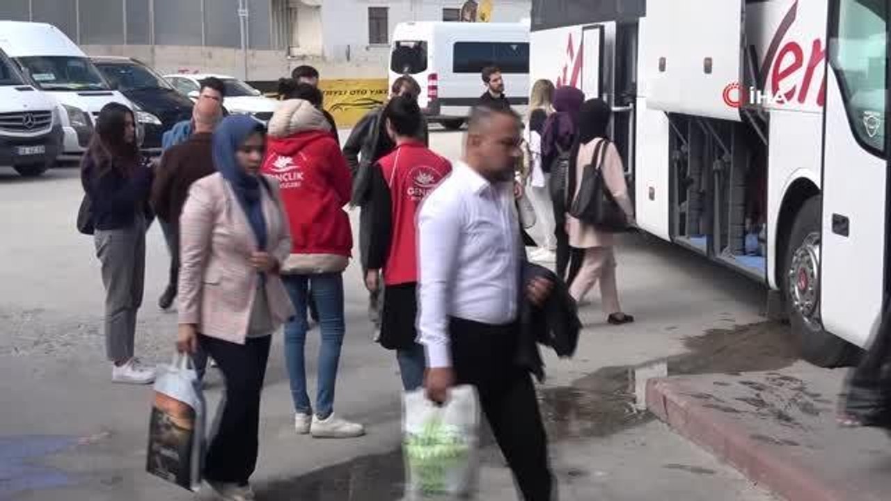 Çankırı haber: Rektör Çiftçi, Çankırı Karatekin Üniversitesi'nin yeni öğrencilerini otogarda karşıladı