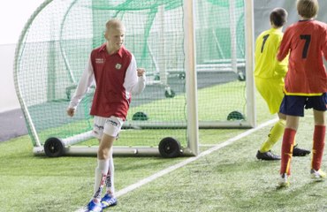 هالاند بدأ تدمير خصومه في عمر 13 عاما.. كيف قصف جبهة والده؟