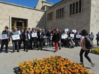 HDP'Lİ VEKİLLER, ADALET BAKANLIĞI'NA YÜRÜDÜ