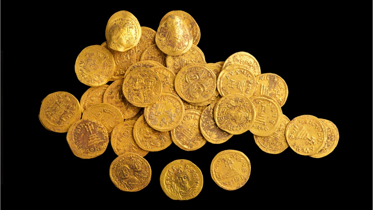 Un trésor enfoui de 44 pièces d'or byzantines d...