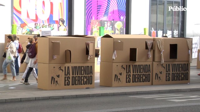 La vivienda es un derecho : decenas de personas se concentran en Madrid para pedir al Gobierno que desbloquee la ley