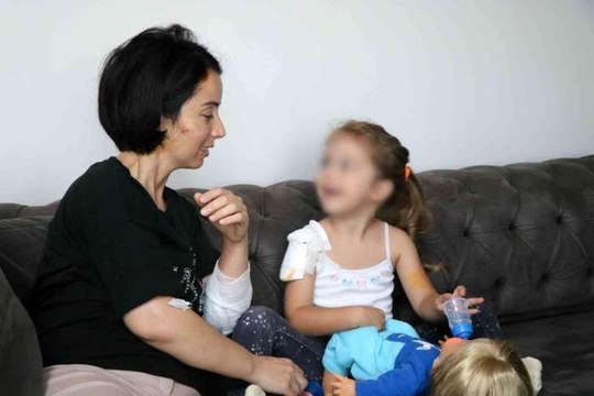 İki köpeğin saldırdığı anne-kız ucuz kurtuldu