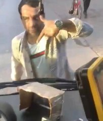 SANCAKTEPE'DE İETT OTOBÜSÜNÜN ÖNÜNÜ KESEN SÜRÜCÜ ZOR ANLAR YAŞATTI