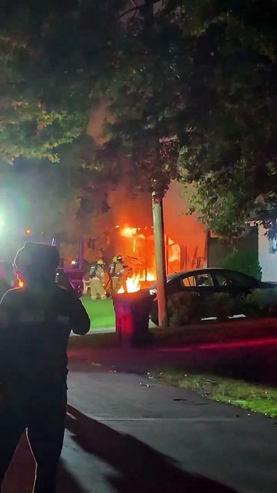 Une maison ravagée par les flammes à Châteauguay