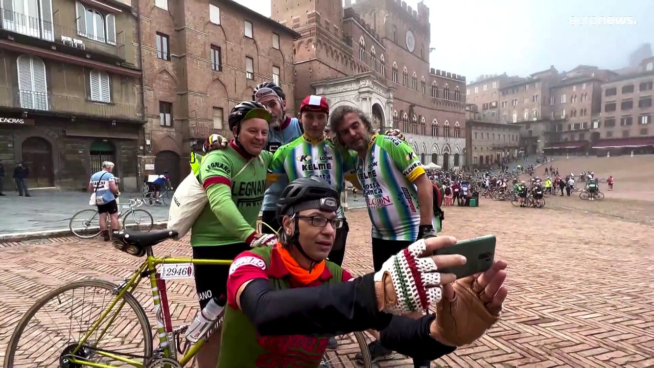 L'Eroica vintage bike race attracts thousands to Tuscany