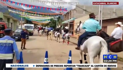 Eduardo Maldonado presente en el concurrido Desfile Hípico de la “Fericat 2022” en Catacamas