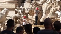 La monumental Fontana di Trevi de Roma se vacía para su limpieza