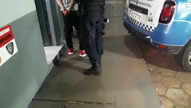 Jovem é detido por violência doméstica contra adolescente de 15 anos
