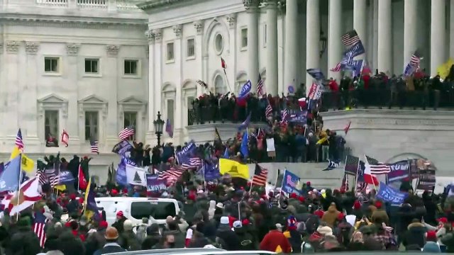 Promotores acusam partidários de Trump que invadiram o Capitólio de 'rebelião armada'