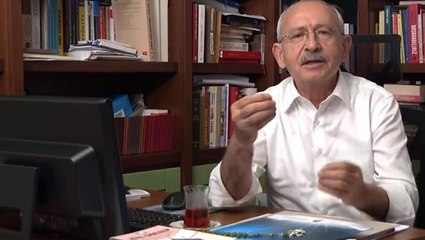 Kılıçdaroğlu'nun başörtüsü çıkışını yaptığı videoda, gözler masadaki kitaba takıldı