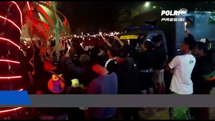 Ribuan Bonek Padati Tugu Pahlawan, Berdoa Atas Tragedi Kanjuruhan