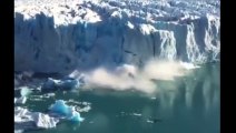 Arjantin'in simgesi buzullar eriyerek okyanusa düştü