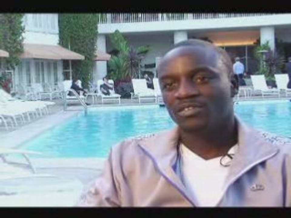 Akon parle de leona lewis