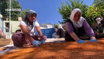 Uşaklı kadınlar tescilli tarhana için bir araya geldi