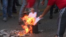 Bollette bruciate contro il caro energia, cresce la protesta