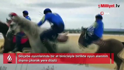 Atıyla böyle uçtu, kırbaçlayıp yoluna devam etti