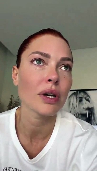 Caroline Receveur en larmes, elle évoque ses angoisses en story Instagram, le 3 octobre 2022