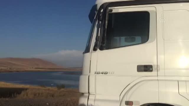 Çıldır-Aktaş Gümrük Kapısı'nda 7 kilometrelik tır kuyruğu oluştu