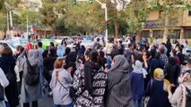К антиправительственным протестам в Иране присоединились студенты и школьники