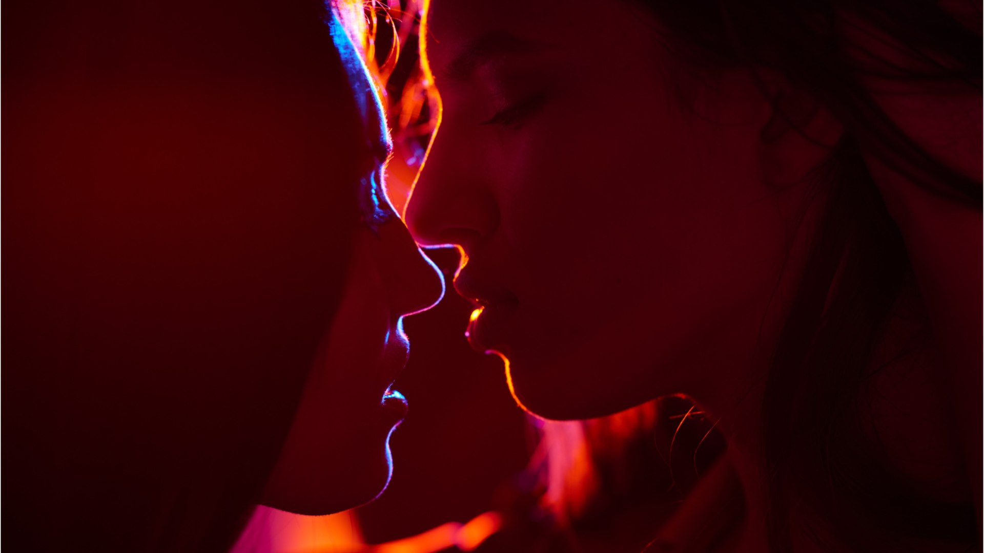 ⁣Why this scandalous sex trend is more popular than ever!
