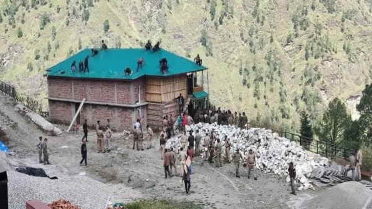 पेपरलीक मामले के मास्टरमाइंड हाकम सिंह के रिजॉर्ट पर चला बुलडोजर