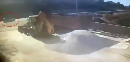 ANTALYA'DA MİNİBÜS İLE OTOMOBİL ÇARPIŞTI; DEDE- TORUN ÖLDÜ, 4 YARALI