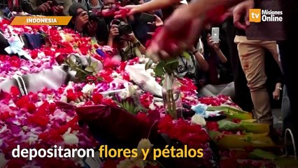 Se organizó una vigilia en homenaje a las125 personas que murieron en el estadio de Malang