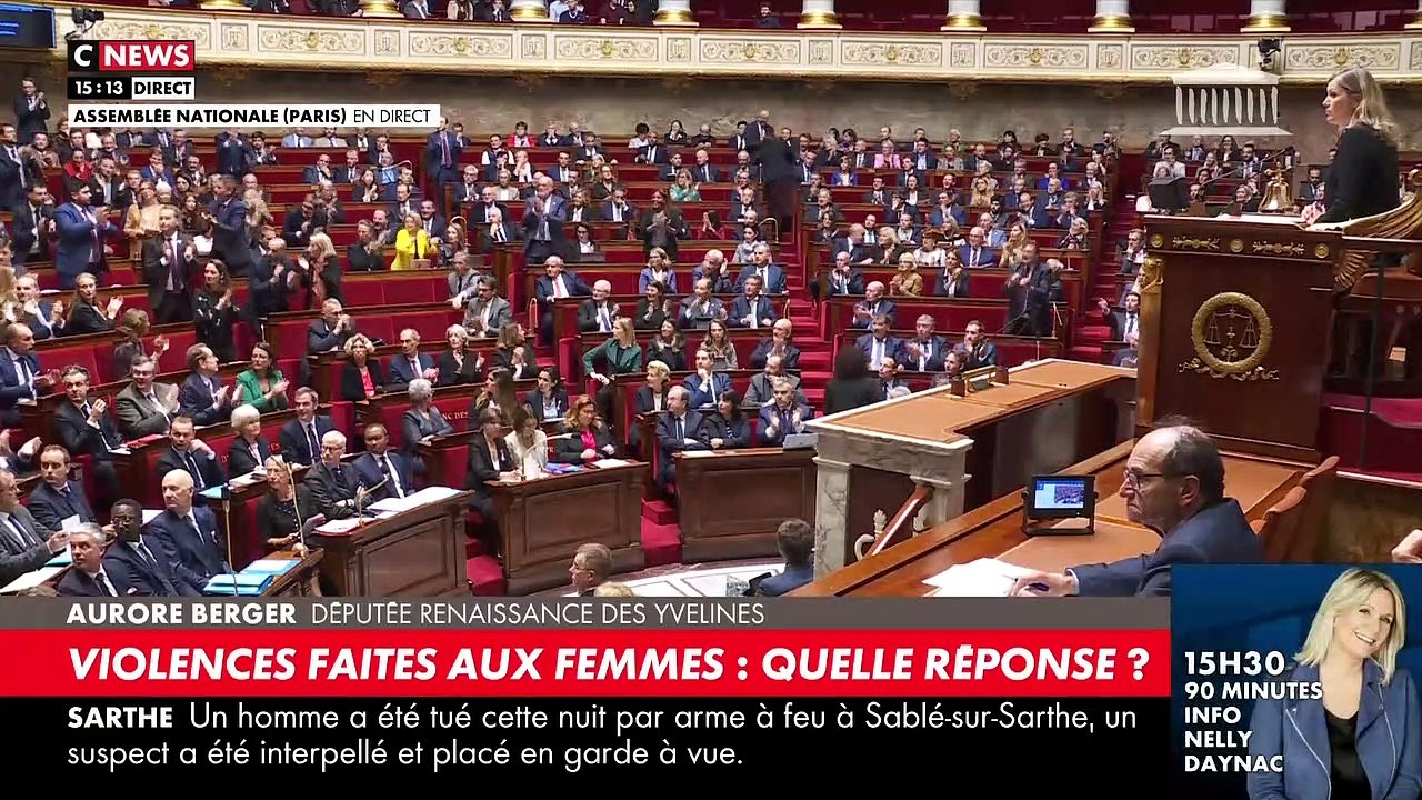 Assemblée: Alors que Aurore Bergé évoque le cas Quatennens, Sandrine Rousseau se lève et mime un utérus avec ses mains, un signe féministe bien connu