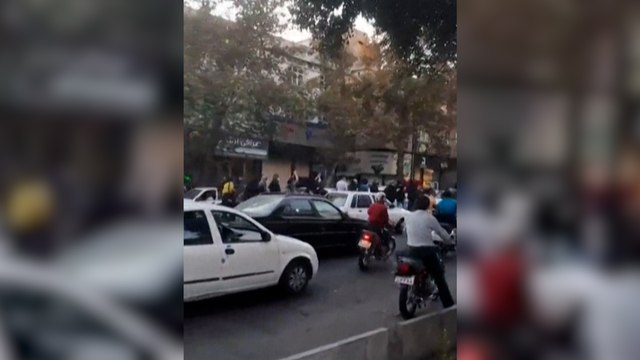 En Iran, la contestation se poursuit, la répression aussi