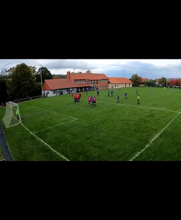 Last-Minute-Treffer von Elze-Spieler Thomas Hauptmann