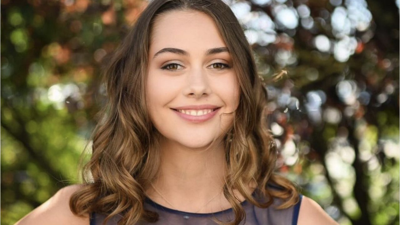 Voici - Miss France 2023 : qui est Marine Paula...