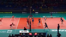 Les volleyeuses belges célèbrent un point qui n'est pas fini et le perdent