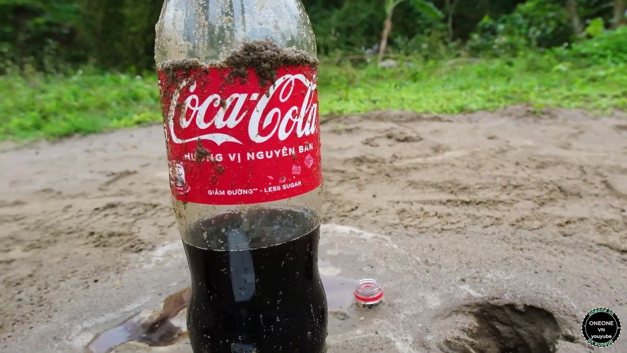 Car Forgotten In The Sand Experiment With Coca #58