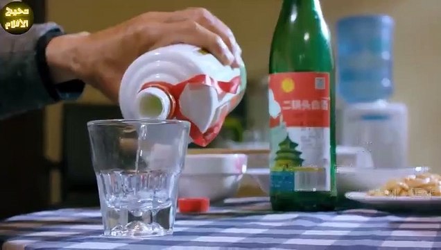 راجل عجوز راسه حديدية مبتتكسرش بيستخدمها في الشغل مع اخطر عصابات المافيا