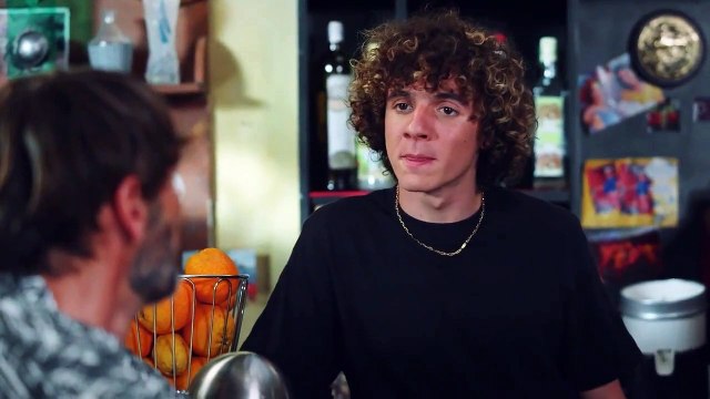 Plus Belle la Vie - Tristesse infinie - Le bar du Mistral sans Roland