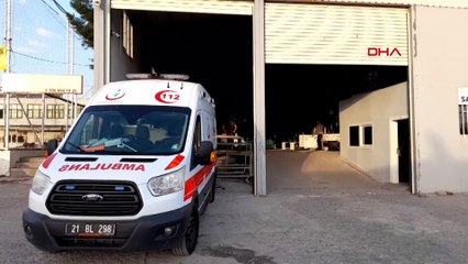 Diyarbakır’da hasta taşıyan ambulansa taşlı saldırı
